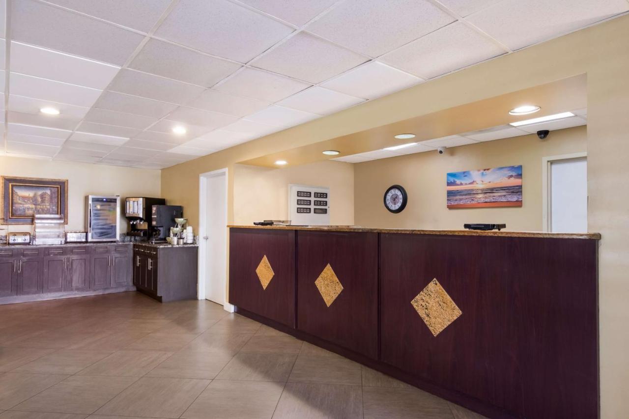 Surestay Hotel By Best Western St Pete Clearwater Airport Exterior photo